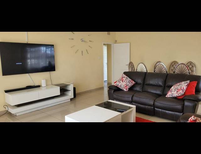 3 BEDROOM HOUSE FOR SALE IN FLORENTIA